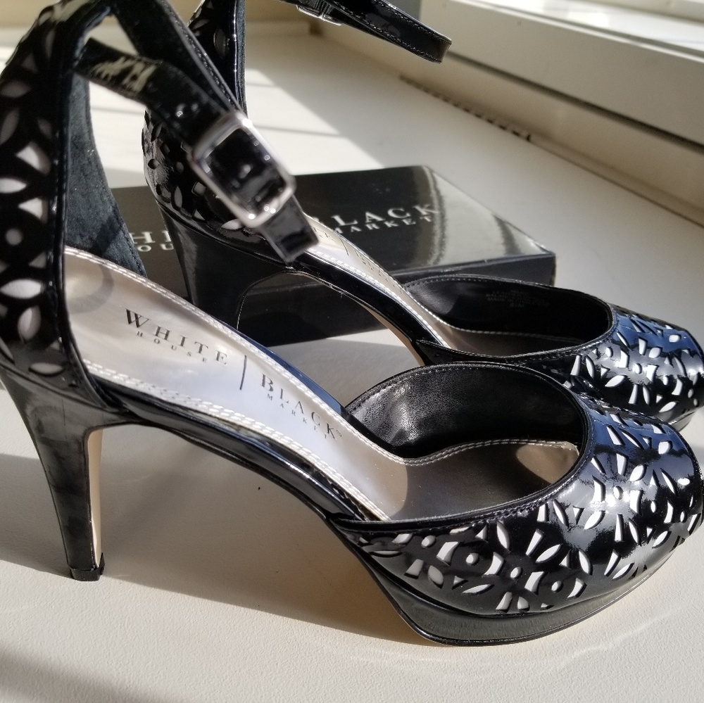 💃WHBM sleek black and white high heel shoes.💃 - Picture 5 of 6